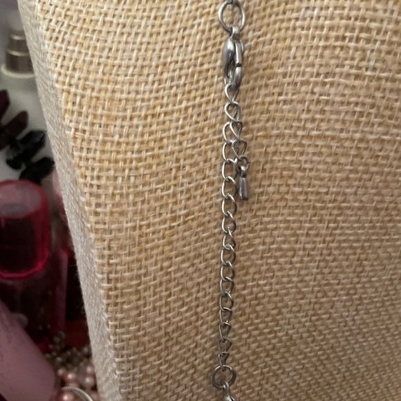 Timeless Pink and White Pearl Necklace - Picture 2 of 2